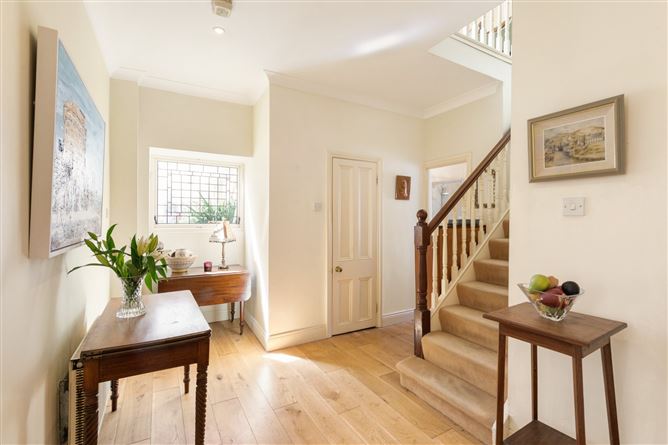 https://photos-a.propertyimages.ie/media/7/6/9/4998967/bb1822d7-6855-4b29-bb55-fd245461bf83_l.jpg