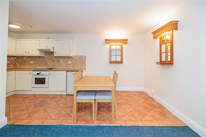 https://photos-a.propertyimages.ie/media/7/6/9/5006967/75f2b7f4-2114-4bd7-b74e-2d6f93cfb61b_l.jpg