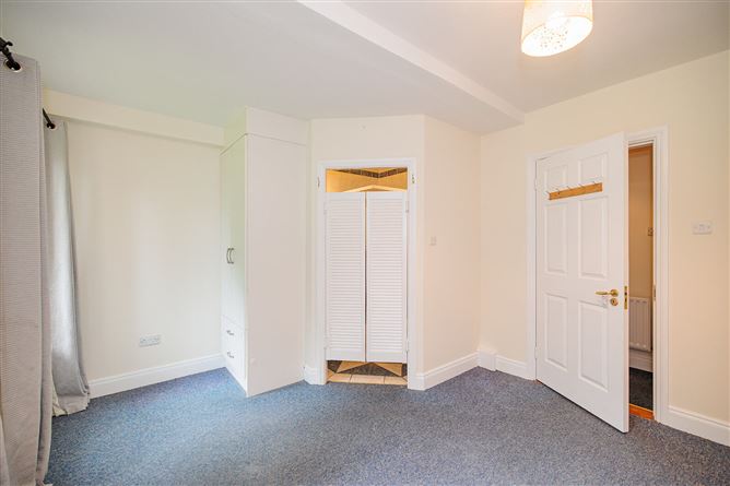 https://photos-a.propertyimages.ie/media/7/6/9/5006967/75f2b7f4-2114-4bd7-b74e-2d6f93cfb61b_l.jpg