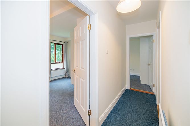 https://photos-a.propertyimages.ie/media/7/6/9/5006967/75f2b7f4-2114-4bd7-b74e-2d6f93cfb61b_l.jpg