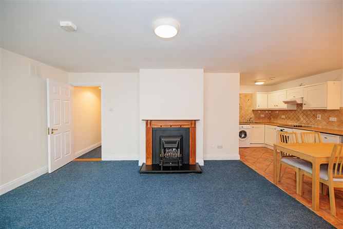 https://photos-a.propertyimages.ie/media/7/6/9/5006967/75f2b7f4-2114-4bd7-b74e-2d6f93cfb61b_l.jpg