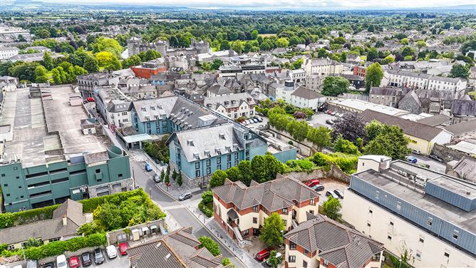 https://photos-a.propertyimages.ie/media/7/6/9/5006967/75f2b7f4-2114-4bd7-b74e-2d6f93cfb61b_l.jpg