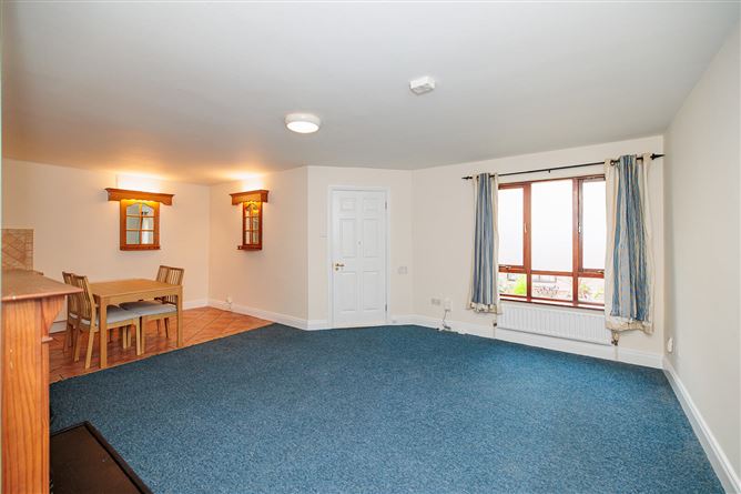 https://photos-a.propertyimages.ie/media/7/6/9/5006967/75f2b7f4-2114-4bd7-b74e-2d6f93cfb61b_l.jpg