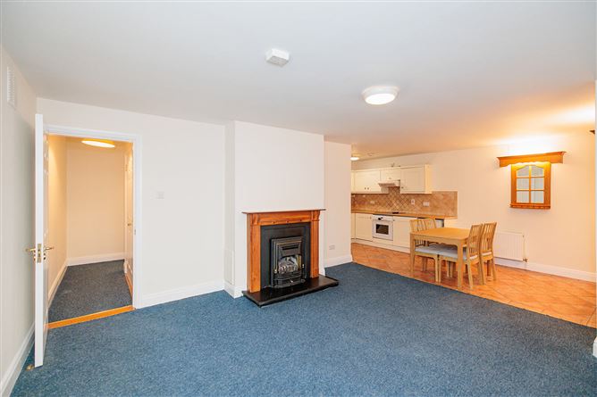 https://photos-a.propertyimages.ie/media/7/6/9/5006967/75f2b7f4-2114-4bd7-b74e-2d6f93cfb61b_l.jpg