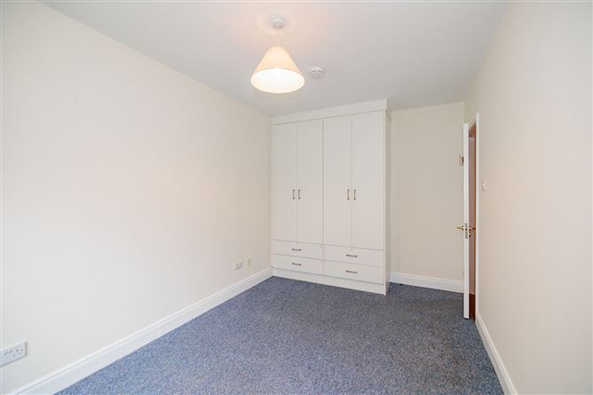 https://photos-a.propertyimages.ie/media/7/6/9/5006967/75f2b7f4-2114-4bd7-b74e-2d6f93cfb61b_l.jpg