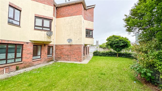 https://photos-a.propertyimages.ie/media/7/6/9/5006967/75f2b7f4-2114-4bd7-b74e-2d6f93cfb61b_l.jpg