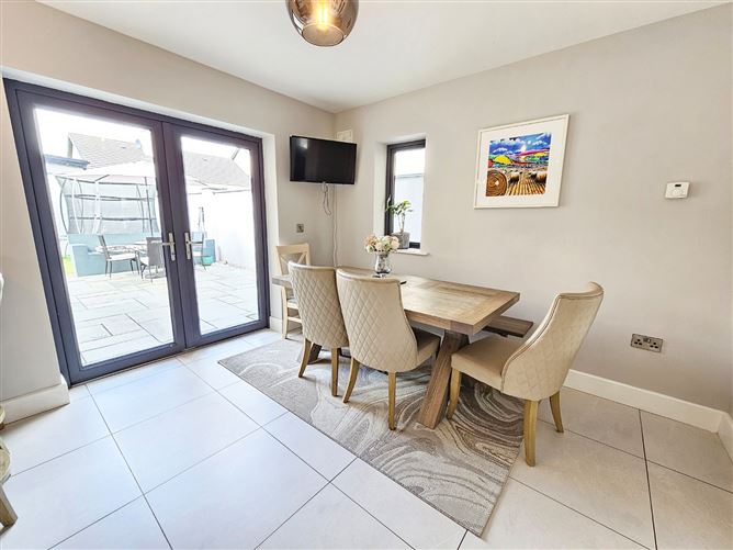 43 Meadow View, Clarecastle, Ennis, Co. Clare
