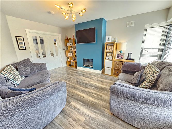 43 Meadow View, Clarecastle, Ennis, Co. Clare