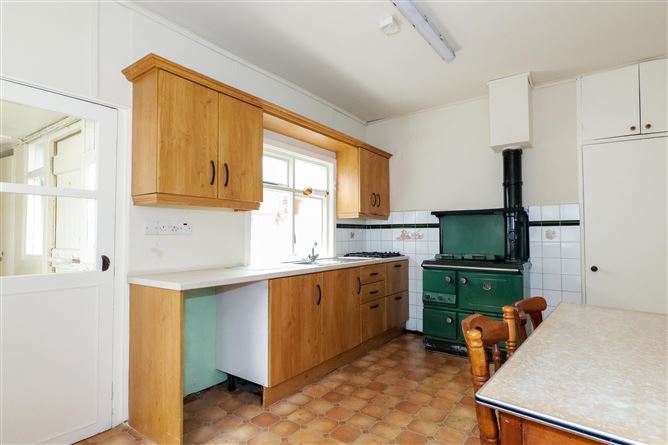 25 Father Burke Road, The Claddagh, Galway