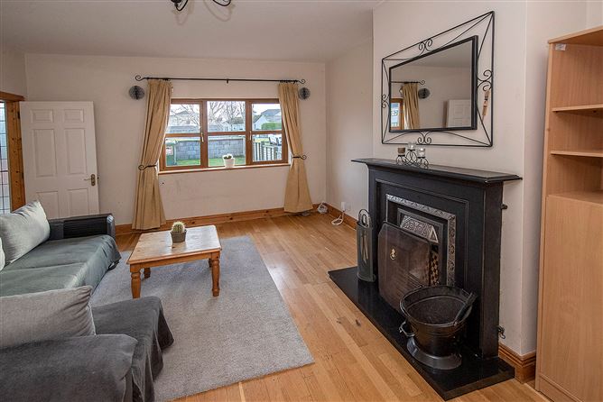 18 Knocknagranagh Court, Ballinroad, Dungarvan, Co. Waterford