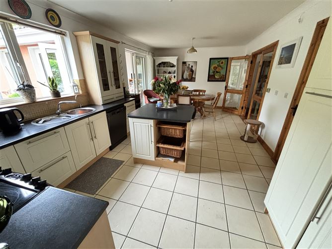 Photo 6 of 19 — 204 Bluebell Woods, Oranmore, Galway