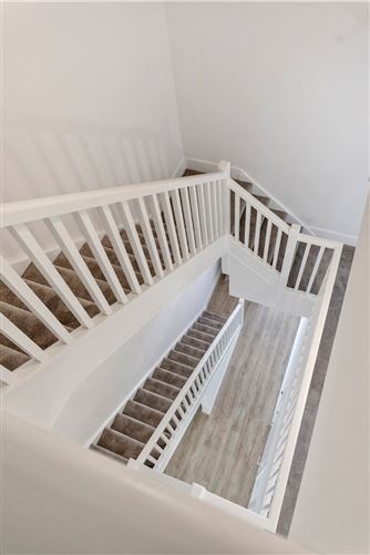 https://photos-a.propertyimages.ie/media/7/7/1/4334177/d97d8306-d49f-4ec2-b3a4-599e782f57c8_l.jpg