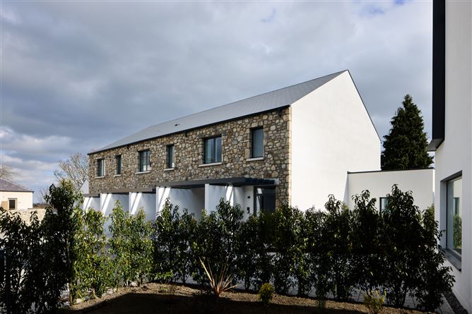 https://photos-a.propertyimages.ie/media/7/7/1/4334177/d97d8306-d49f-4ec2-b3a4-599e782f57c8_l.jpg