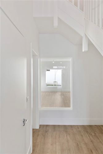 https://photos-a.propertyimages.ie/media/7/7/1/4334177/d97d8306-d49f-4ec2-b3a4-599e782f57c8_l.jpg