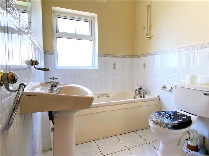 64 Windfield Gardens, Clybaun Road, Galway