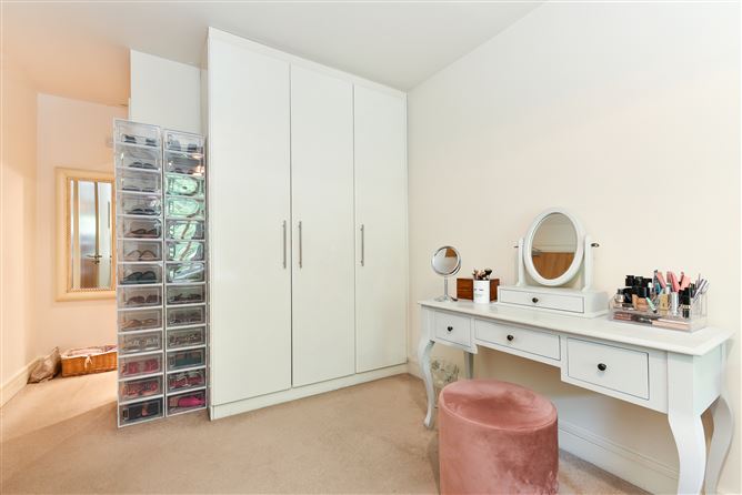 Apt. 202 Longboat Quay South, Grand Canal Dk, Dublin 2