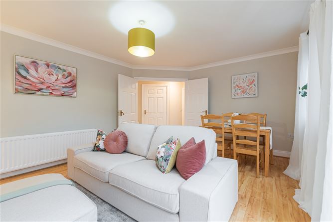 10 Cruagh Court, Stepaside, Dublin 18