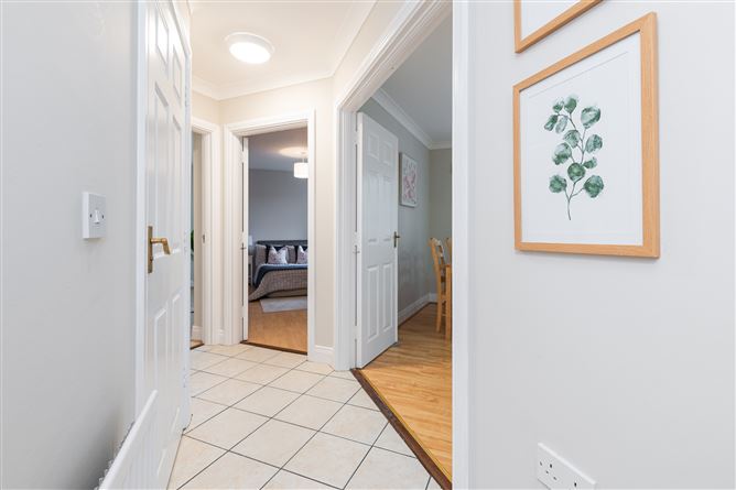 10 Cruagh Court, Stepaside, Dublin 18