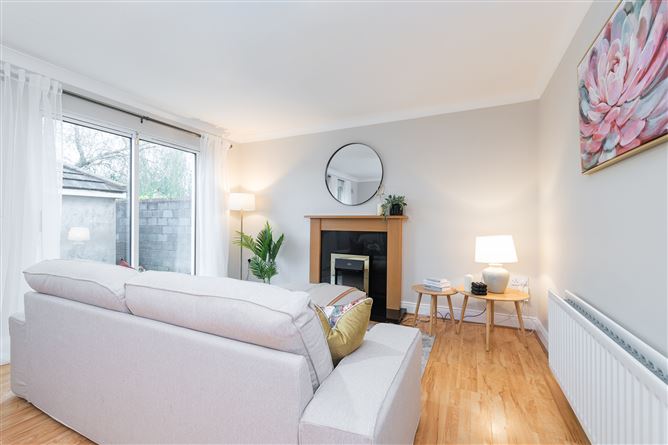 10 Cruagh Court, Stepaside, Dublin 18