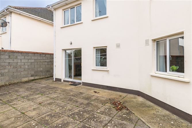 10 Cruagh Court, Stepaside, Dublin 18
