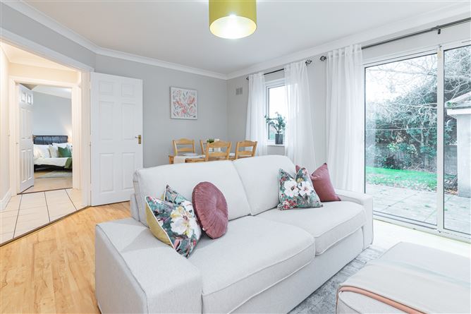 10 Cruagh Court, Stepaside, Dublin 18