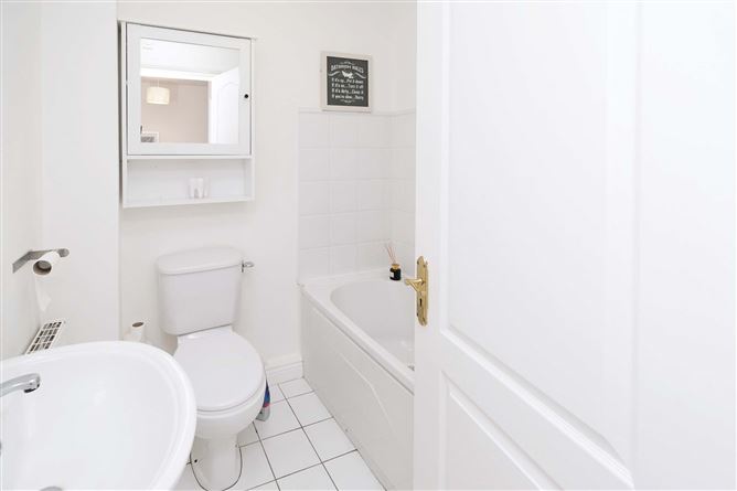 24 Fernleigh Grove, Carpenterstown, Castleknock, Dublin 15