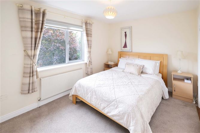 24 Fernleigh Grove, Carpenterstown, Castleknock, Dublin 15