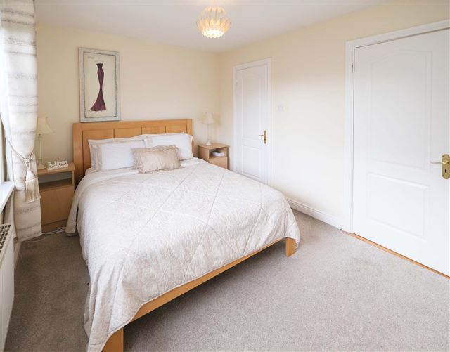 24 Fernleigh Grove, Carpenterstown, Castleknock, Dublin 15