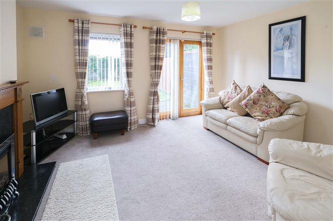 24 Fernleigh Grove, Carpenterstown, Castleknock, Dublin 15