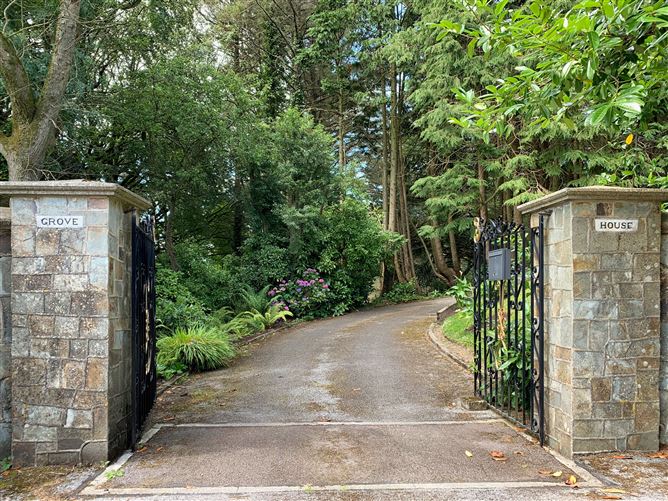 https://photos-a.propertyimages.ie/media/7/7/1/5004177/7c8baae8-6161-4ac0-bdcc-e18be6aeae2e_l.jpg