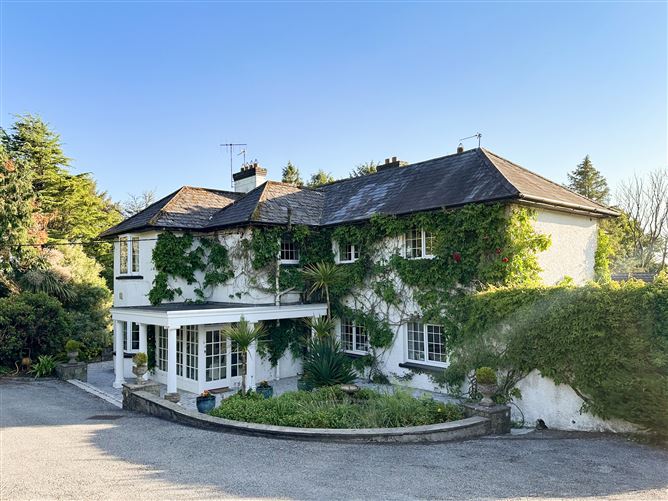 https://photos-a.propertyimages.ie/media/7/7/1/5004177/7c8baae8-6161-4ac0-bdcc-e18be6aeae2e_l.jpg