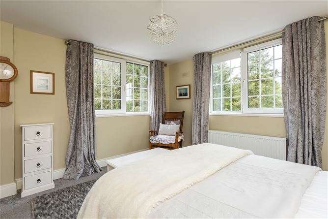 https://photos-a.propertyimages.ie/media/7/7/1/5004177/7c8baae8-6161-4ac0-bdcc-e18be6aeae2e_l.jpg