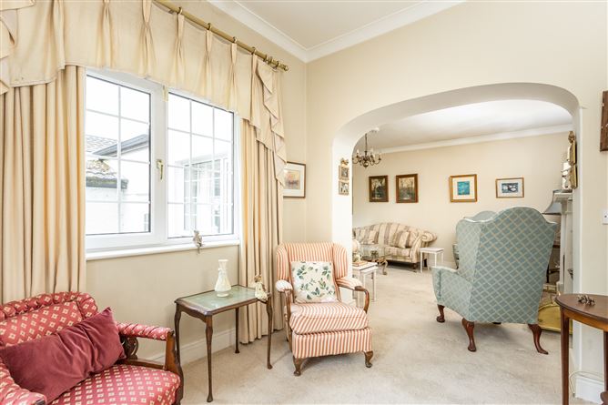 https://photos-a.propertyimages.ie/media/7/7/1/5004177/7c8baae8-6161-4ac0-bdcc-e18be6aeae2e_l.jpg
