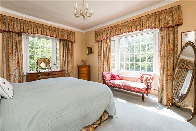 https://photos-a.propertyimages.ie/media/7/7/1/5004177/7c8baae8-6161-4ac0-bdcc-e18be6aeae2e_l.jpg