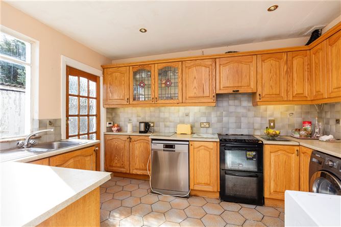 18 Brookwood Grove, Artane, Dublin 5