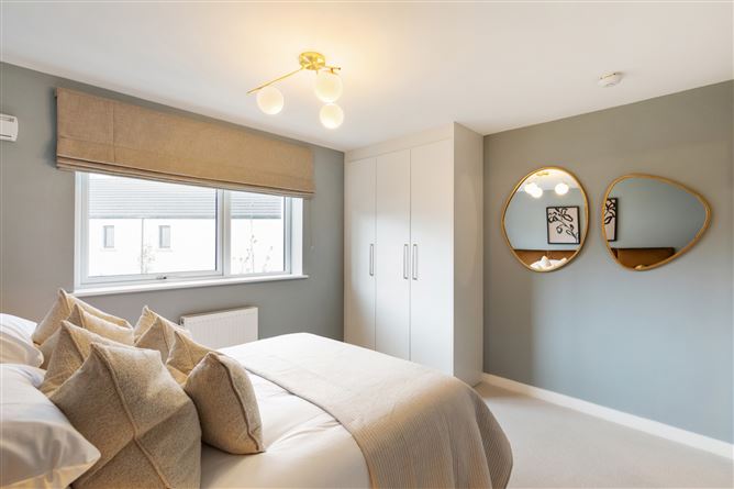 https://photos-a.propertyimages.ie/media/7/7/2/4586277/0bf4888d-0dc5-404b-bbe2-d5283b059577_l.jpg