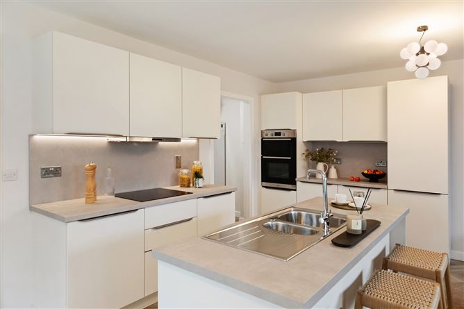 https://photos-a.propertyimages.ie/media/7/7/2/4586277/0bf4888d-0dc5-404b-bbe2-d5283b059577_l.jpg