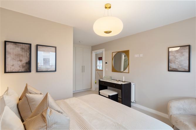 https://photos-a.propertyimages.ie/media/7/7/2/4586277/0bf4888d-0dc5-404b-bbe2-d5283b059577_l.jpg