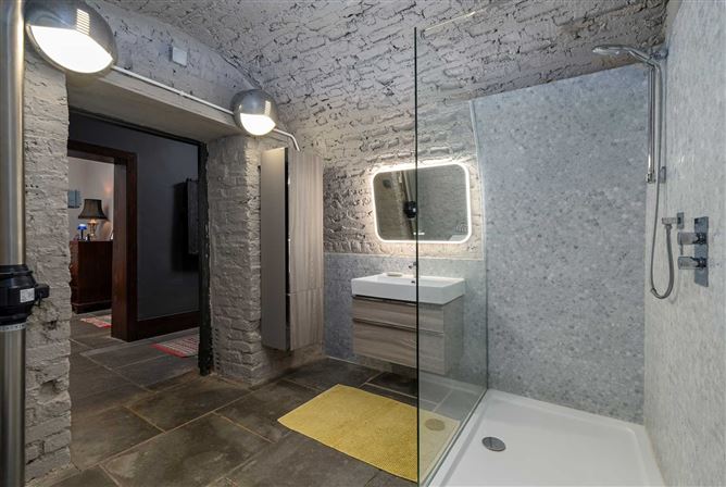 The Basement Apartment, North Great George`s Street, Dublin 1, County Dublin