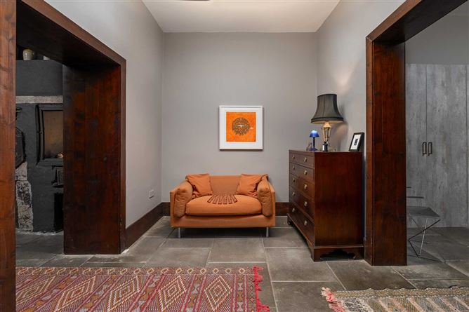 The Basement Apartment, North Great George`s Street, Dublin 1, County Dublin