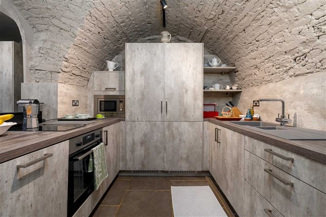 The Basement Apartment, North Great George`s Street, Dublin 1, County Dublin