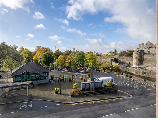 6 Castle Street, Cahir, Tipperary