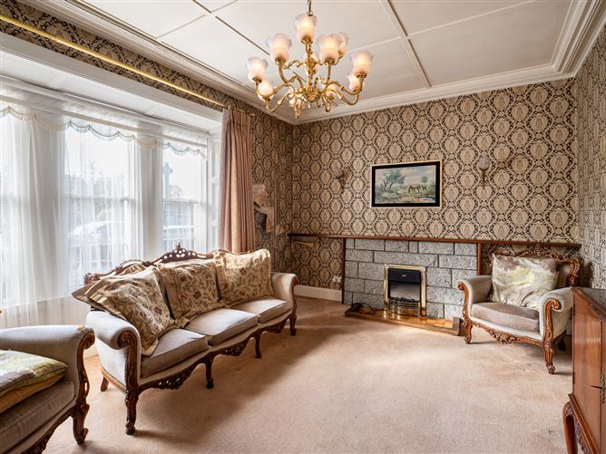 6 Castle Street, Cahir, Tipperary