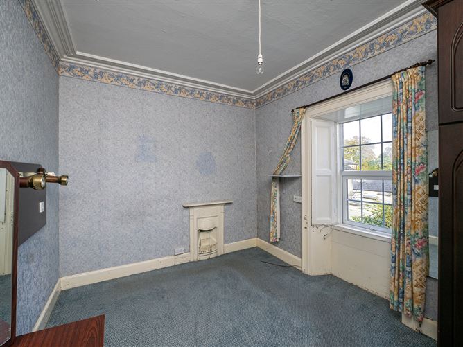 6 Castle Street, Cahir, Tipperary