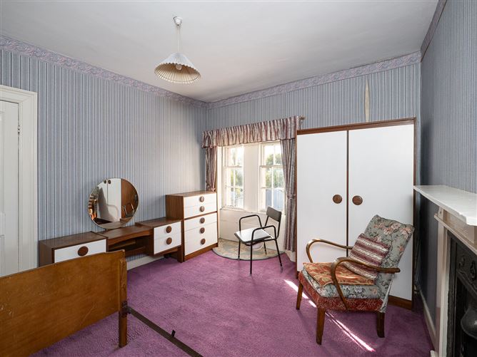 6 Castle Street, Cahir, Tipperary