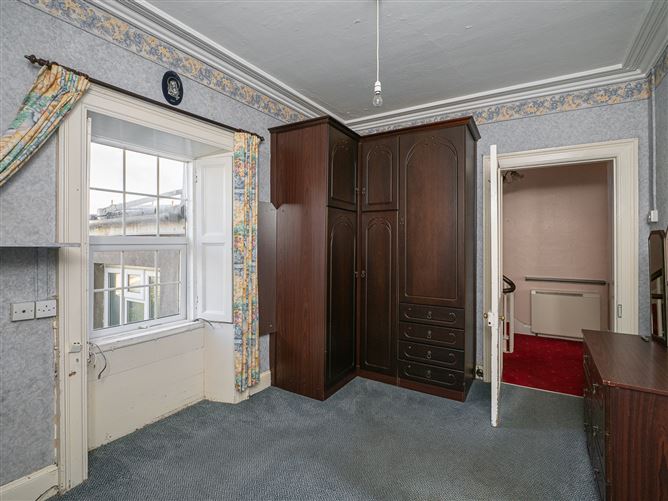 6 Castle Street, Cahir, Tipperary