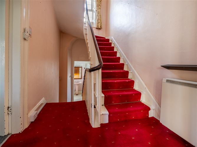 6 Castle Street, Cahir, Tipperary