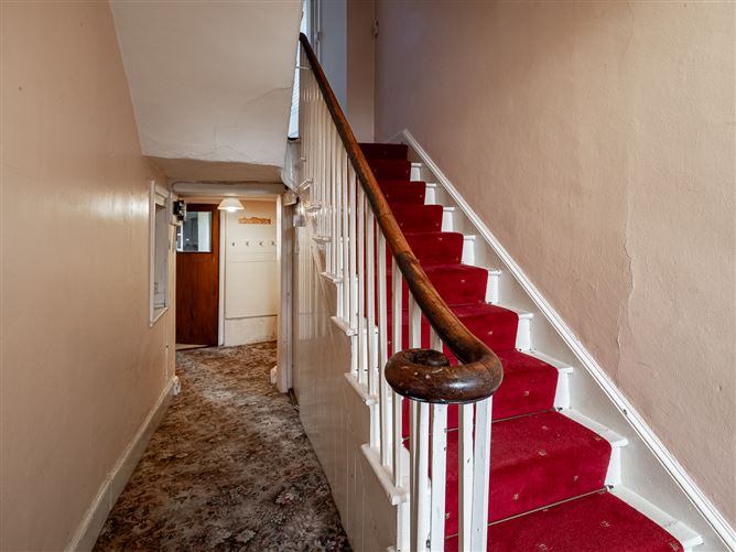 6 Castle Street, Cahir, Tipperary