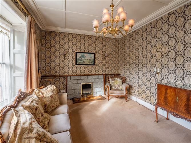 6 Castle Street, Cahir, Tipperary