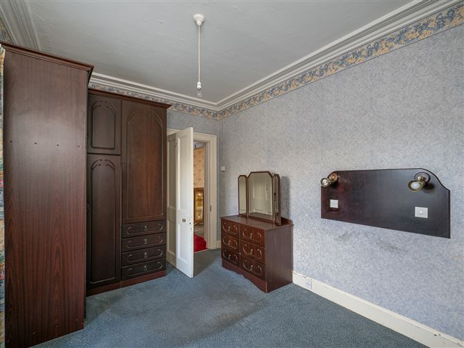 6 Castle Street, Cahir, Tipperary